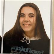 Profesora de inglés u otras materias escolares para niños pequeños con experiencia de 3 años. De Madrid preferible clases presenciales pues el aprendizaje se asienta mejor, pero pueden ser online también.